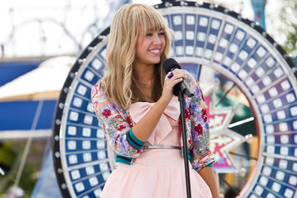 これを見ればカリスマ的人気も納得！　マイリー・サイラス熱唱ミュージック映像到着 画像