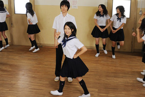 川島海荷、主演作のイリオモテ ヤマコ役で広末「MajiでKoiする5秒前」カバー 画像