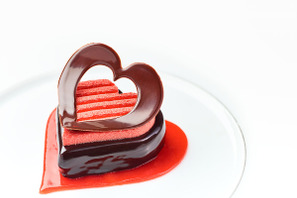 3日間限定！「ベージュ アラン・デュカス 東京」バレンタインだけの特別デザートつきコース 画像