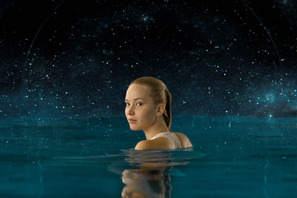 ジェニファー・ローレンス、“無重力プール”は「一番苦労した撮影」 画像