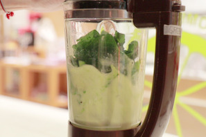 採れたて新鮮スムージーまで!?  1日中楽しめる文房具店「銀座・伊東屋」 画像