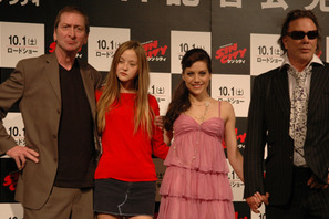 『シン・シティ』ミッキー・ローク、ブリタニー・マーフィ、デヴォン青木、フランク・ミラー来日記者会見 画像