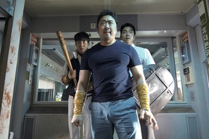 コン・ユら“感染爆発”に己の拳で闘う男たち！『新感染』肉弾アクションシーン解禁 画像