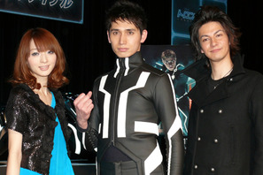 ついにトロン・ボーイ決定！　318名の中から選ばれたのは…美形の戦場カメラマン？ 画像