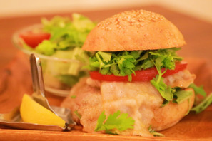 組み合わせは1,000種類以上！ 日本初のカスタマイズバーガー専門店 画像