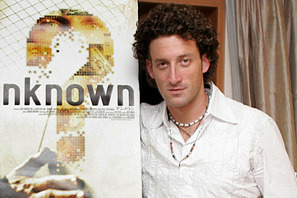 “映像の魔術師”が仕掛けた新感覚サスペンス『unknown／アンノウン』サイモン・ブランド監督来日インタビュー 画像