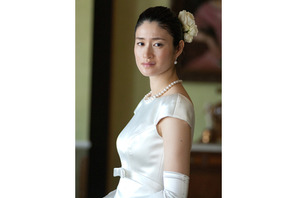 小雪がウェディングドレス姿を披露！　相手は松山ケンイチではなく… 画像