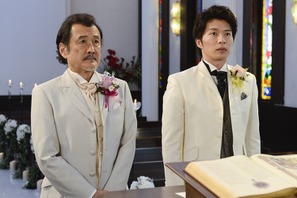 吉田鋼太郎、田中圭との結婚シーンで花嫁気分「あのね…すごく幸せ！」 画像