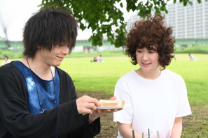 中村倫也“ツナ缶トースト”に「癒される」、高橋一生2週連続“大号泣”も話題…「凪のお暇」2話 画像