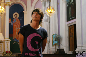 “旅人”玉木宏から独占コメントが到着！　アジアの果てで見つけた、新境地とは… 画像