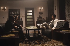 でんでん＆真飛聖も椎名桔平に翻弄される…『愛なき森で叫べ』場面写真 画像