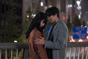 「同期のサクラ」橋本愛＆新田真剣佑が急接近!? 急展開の8話場面写真 画像