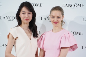 戸田恵梨香＆アマンダ・セイフライドがピンクドレスで美の競演「美しさとは」語る 画像