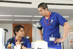 片寄涼太“田中”に声援、衝撃のラストには怒りと悲しみ渦巻く…「病室で念仏を唱えないでください」4話 画像