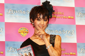 剛力彩芽“泥メイク”で海外ドラマをPR「私は隠し事できないタイプ」 画像