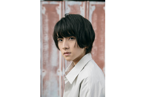 おうち時間の過ごし方は？俳優・板垣李光人がおすすめする“視覚からも楽しめる映画” 画像