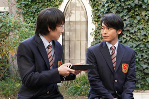 中村倫也の高校生姿が話題に 「美食探偵 明智五郎」4話の展開に「エグい」の声も 画像