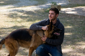 ザック・エフロンと本物の“運命の写真”が競演！　最新主演作CM、到着 画像