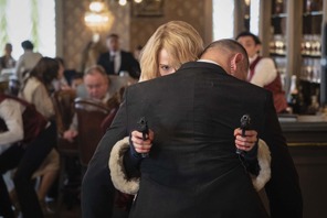 丸腰のアナ、華麗に武装集団を制圧『ANNA』壮絶アクション映像 画像