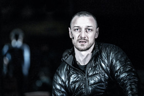 ジェームズ・マカヴォイが熱演、主演舞台「シラノ・ド・ベルジュラック」特別映像 画像