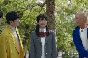 上戸彩、制服＆ツインテで“未来のしずか”を一人二役！ソフトバンク新CM 画像