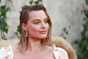 マーゴット・ロビー、実写版『バービー』は観客の予想とは「全然違うものを提供したい」 画像