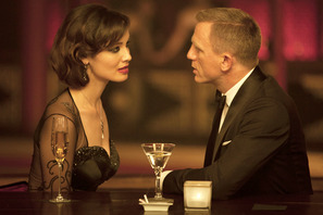 阪急メンズ東京で『007』ウィーク！　“ボンドガール”B・マーロウ来日イベントも 画像