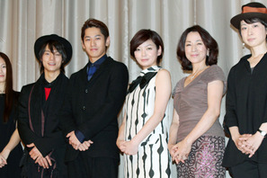 永山絢斗、撮影初日に濃密ベッドシーンで「ちょっと複雑、でも刺激的」 画像