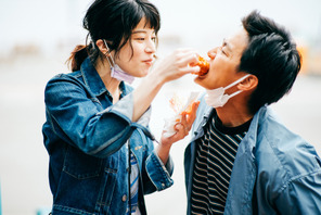 野村周平「ズレが生じてるわ」あるあるプチ喧嘩、5話は白洲迅が滝行!?「私たち結婚しました」 画像