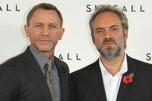 『007』シリーズの脚本家、「ボンドを殺すこと」も頭をよぎったと証言？ 画像