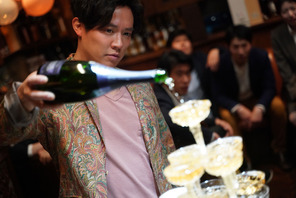 【インタビュー】鈴木おさむが明かす「酒癖50」制作秘話「ドス黒く輝くものを作りたい」 画像