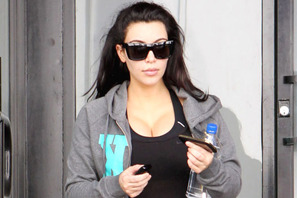 妊娠14週目のキム・カーダシアン、妊娠線予防の秘訣を公開！ 画像