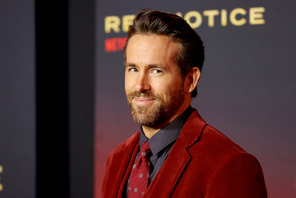 ライアン・レイノルズ、数年通っている行きつけのピザ屋で「ベン・アフレックだと思われている」 画像