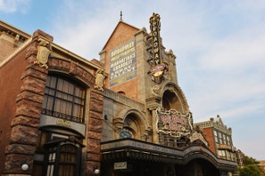 【ディズニー】浦安市成人式開催　新成人たちと同様、20周年を迎えた東京ディズニーシーでのメモリアルな式典に 画像