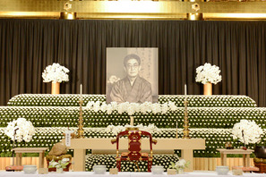 たけし、大島監督に別れ…「オレもそのうち行くからまた怒鳴ってほしい」 画像