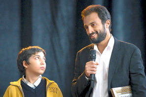 イランの巨匠が描くSNS時代の“美談の英雄”『英雄の証明』本編映像 画像