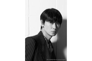 綾野剛、夏の日曜劇場で主演　サッカー元日本代表のパパ演じる「オールドルーキー」 画像