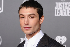 エズラ・ミラー、ハワイで共に過ごした夫婦が一時的接近禁止命令を取り下げ…それでも問題は山積み 画像