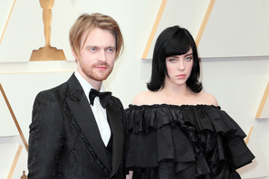 ビリー・アイリッシュ、Disney+の「ザ・シンプソンズ」の短編に出演 兄フィニアスも 画像