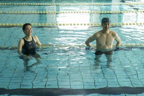 長谷川博己の“迫真の演技”＆綾瀬はるかの“笑顔”『はい、泳げません』メイキング映像 画像