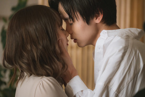 「ロミオとジュリエット」モチーフドラマのキスシーンが話題に…「ドラ恋」第6話はシリアスな展開に!? 画像