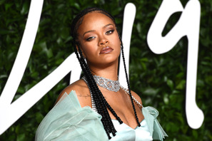 リアーナ、スーパーボウルのハーフタイムショーでヘッドライナーに！出産後初投稿のSNSで認める 画像