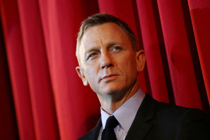 ダニエル・クレイグがウォッカのCMで腰振りダンス披露 タイカ・ワイティティが監督 画像