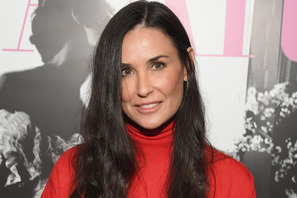 60歳の誕生日を迎えたデミ・ムーアにグウィネス・パルトロウが「地球上で最も美しい60歳！」と祝福 画像