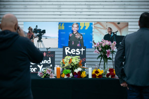 アレック・ボールドウィンの銃誤射で亡くなった『Rust』の撮影技師のドキュメンタリーを製作へ 画像