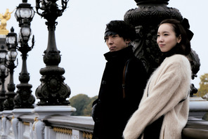 高橋一生と「モナ・リザ」、飯豊まりえの可憐なポージング…『岸辺露伴 ルーヴルへ行く』メイキング“完全版”公開 画像