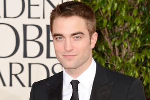 ロバート・パティンソン、クリスチャン・ディオールの新CMで濃厚なキスシーンを披露!? 画像