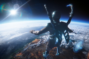 『ブルービートル』最終版予告編 映画ファン期待「本編が観たくなる！」 画像