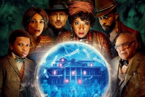 ゴーストの悪戯で椅子が暴れだす！『ホーンテッドマンション』アトラクションさながらの本編映像 画像