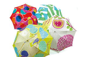 マリメッコのデザインを手掛ける日本人テキスタイルデザイナー、鈴木マサル傘展 画像